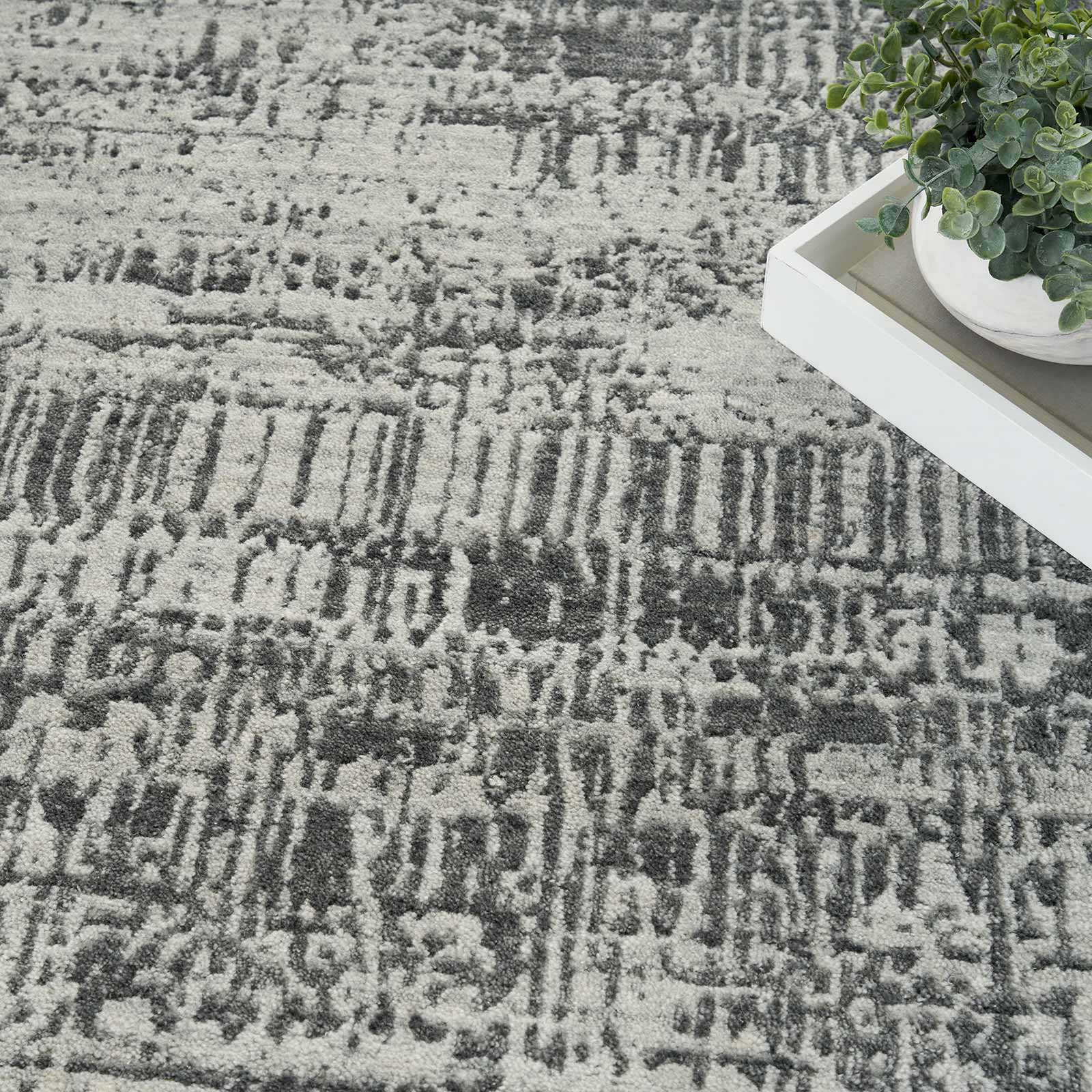 Nourison Teppich Harmony HAY01 IVCHA IVORY CHARCOAL 8x10 099446936134 interior 2