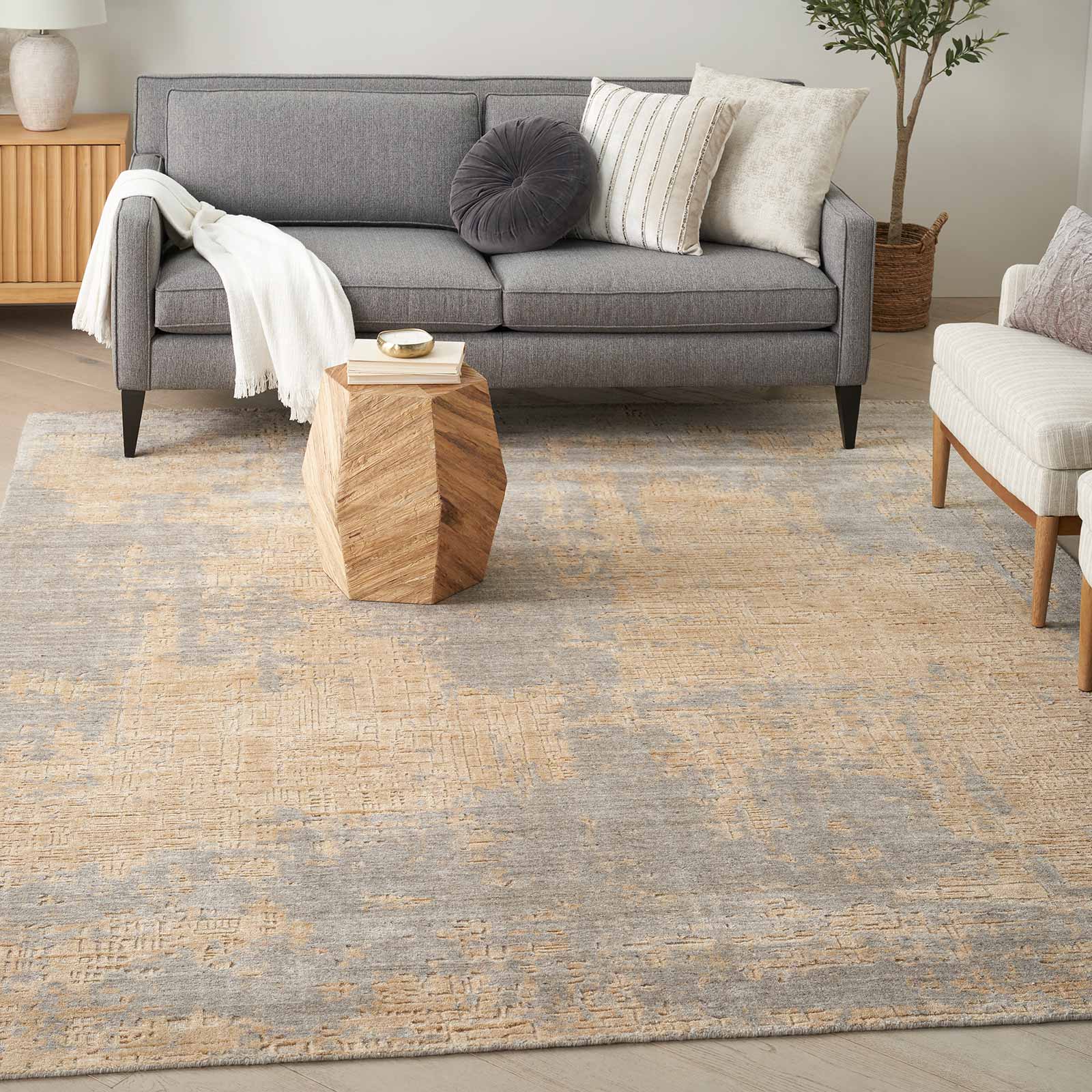 Nourison Teppich Harmony HAY05 GRYGD GREY GOLD 8x10 099446936332 interior 1