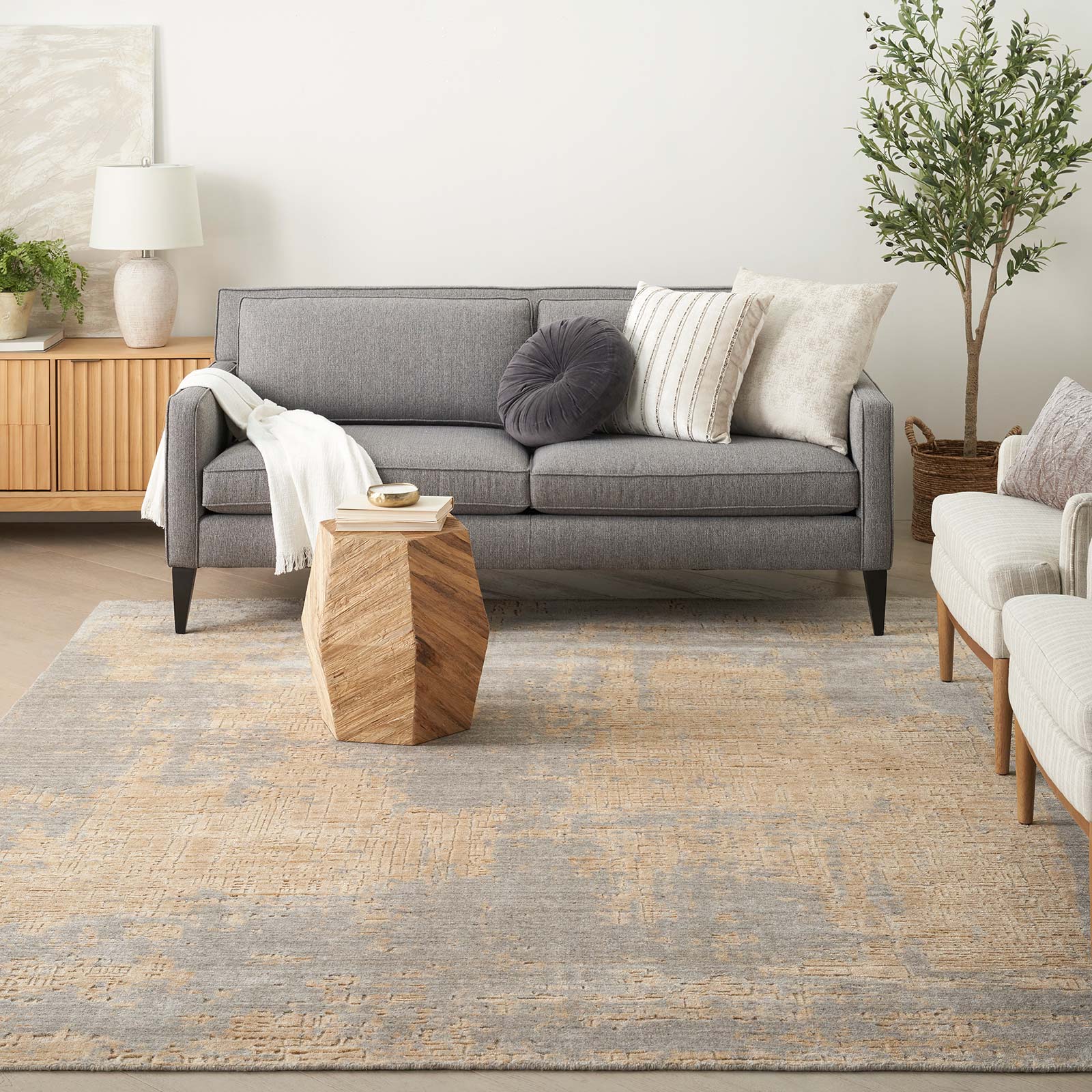 Nourison Teppich Harmony HAY05 GRYGD GREY GOLD 8x10 099446936332 interior 3